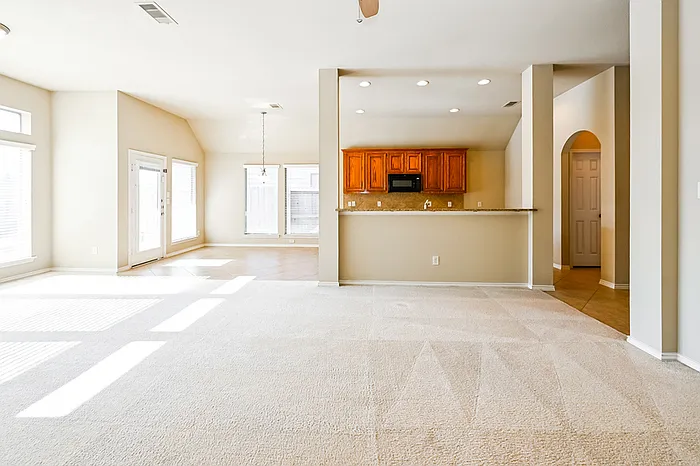 10910 Brighton Gardens Dr — Photo 5