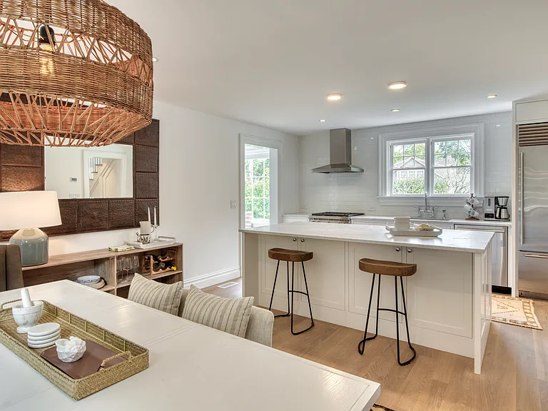 12 Amity St — Photo 4