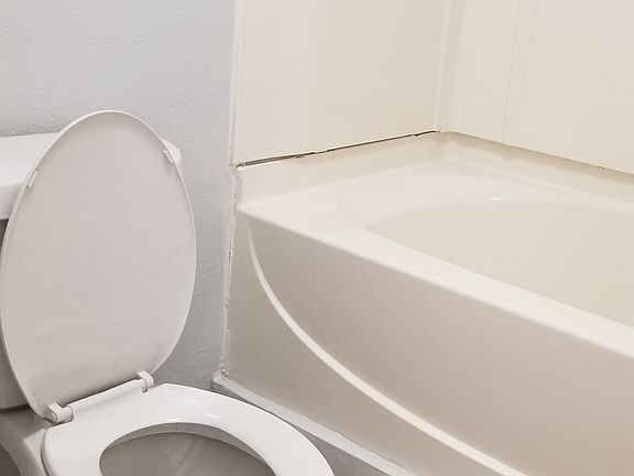 3rd image of 8421 S Orange Blossom Trl Suite 143