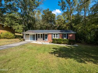 1050 N Pine Knoll Dr, Macon, GA