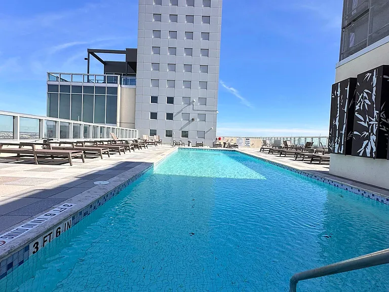 610 E Market St #3213 — Photo 18