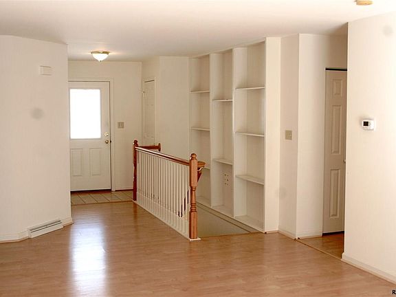 3rd image of 100 West Ct