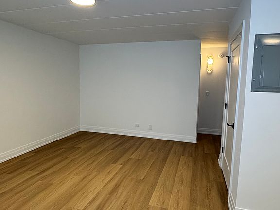 5th image of 110 N Willow Rd APT 4