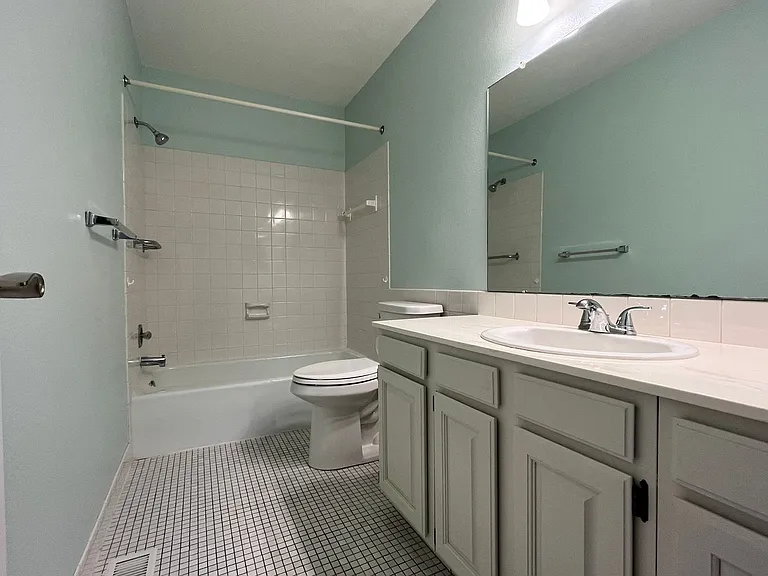 2257 Oregon Ct — Photo 10