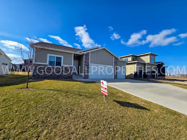 16772 Wilden Dr, Clive, IA 50325