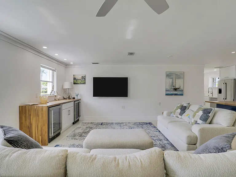 1518 Summer Ave — Photo 8