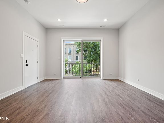 2nd image of 4336 S Vincennes Ave #4N