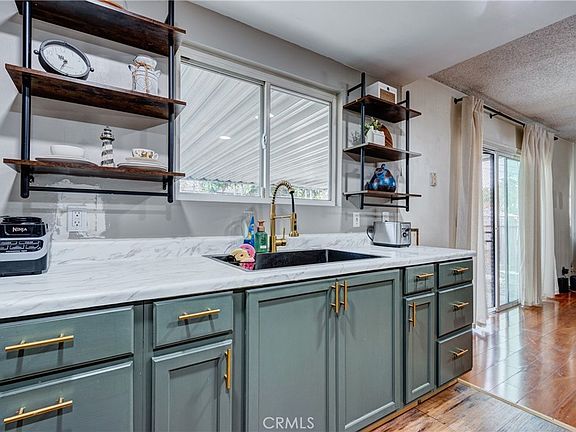 5th image of 126 Irving Way