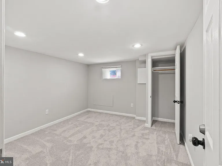 324 Oldham St — Photo 32