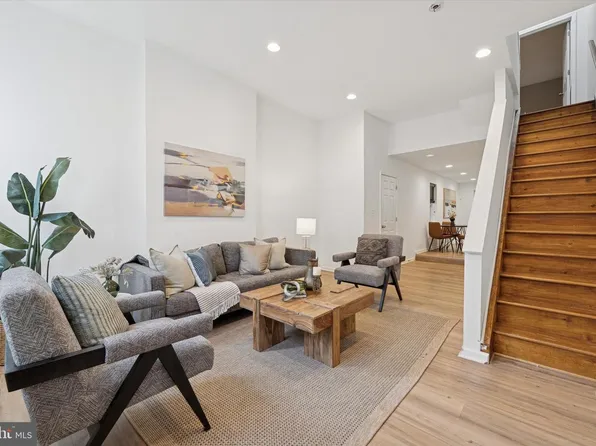 2126 N 8th St, Philadelphia, PA 19122