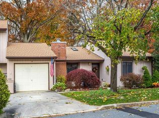19 Auburn Ct, Red Bank, NJ