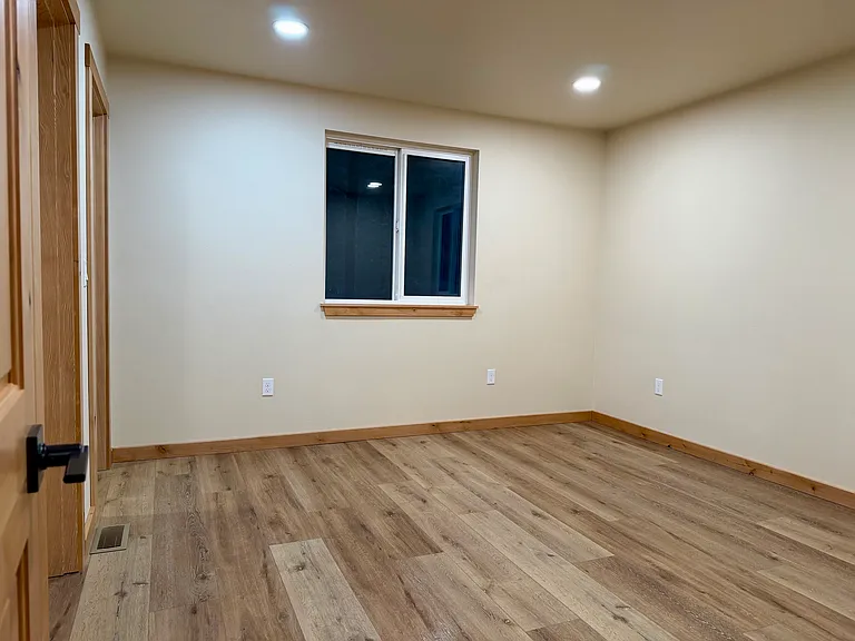 Pioneer Dr — Photo 13