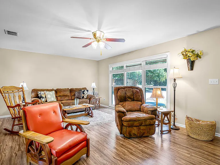 2052 Gruene Rd — Photo 13