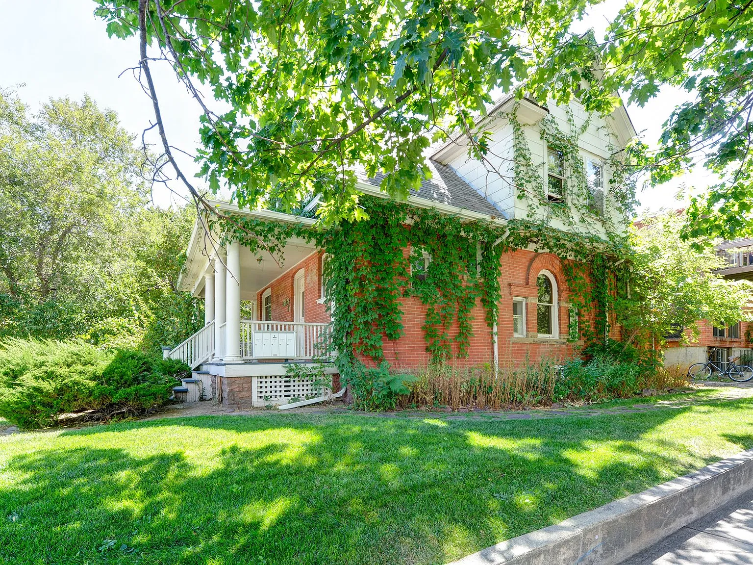 604 Marine St. — Photo 4