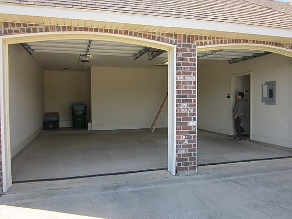 5th image of 131 Sea Oaks Blvd