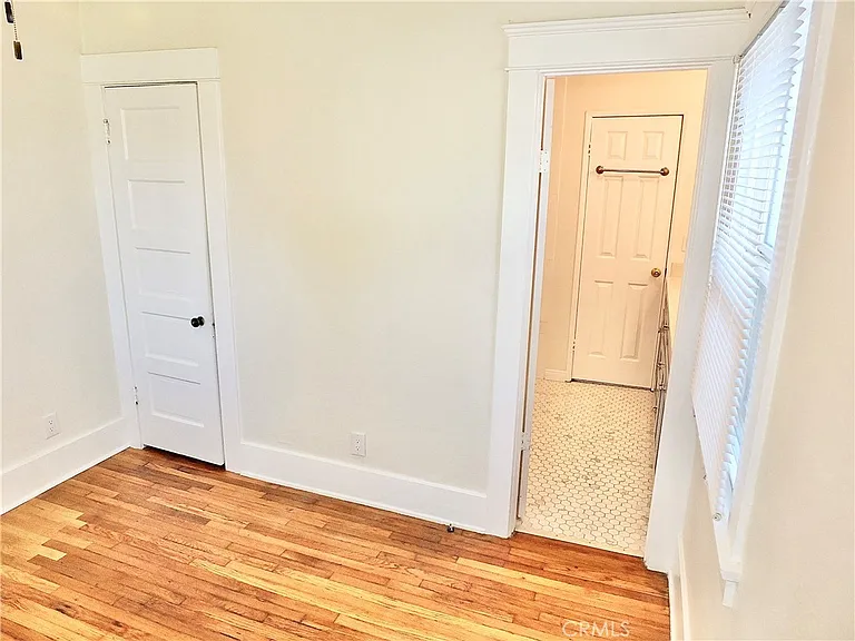 4036 E Vermont St — Photo 32
