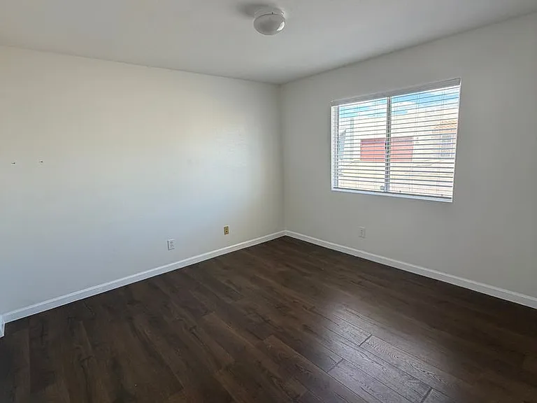 1102 Desert Oak Pl — Photo 8