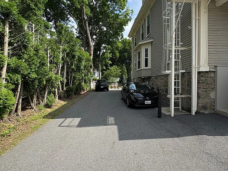63 Oak St #2B — Photo 9