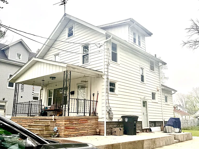 1306 Harpster Ave — Photo 2