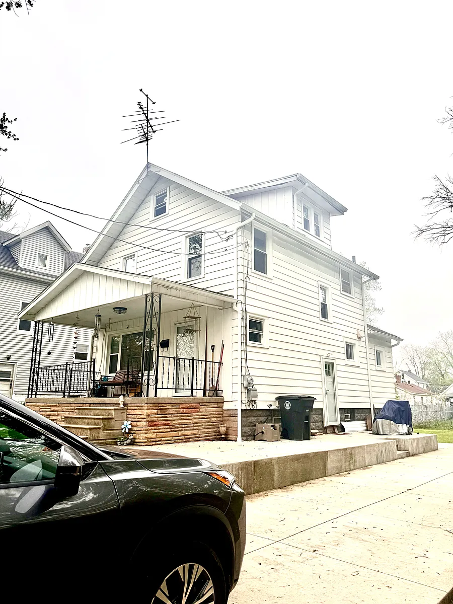 Building Photo - 1306 Harpster Ave