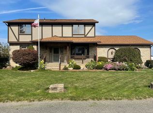 3303 Birchdale Rd NW, Canton, OH 44708