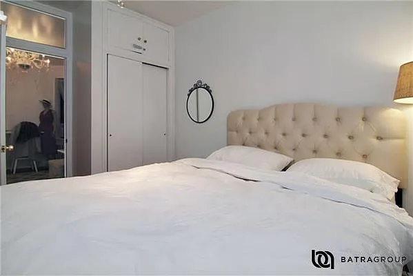 Rented by Batra Group Inc | media 26