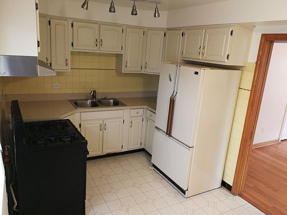 2nd image of 6650 W Belmont Ave APT 2