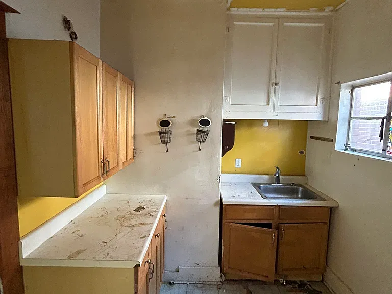 4424 Marcus Ave — Photo 5