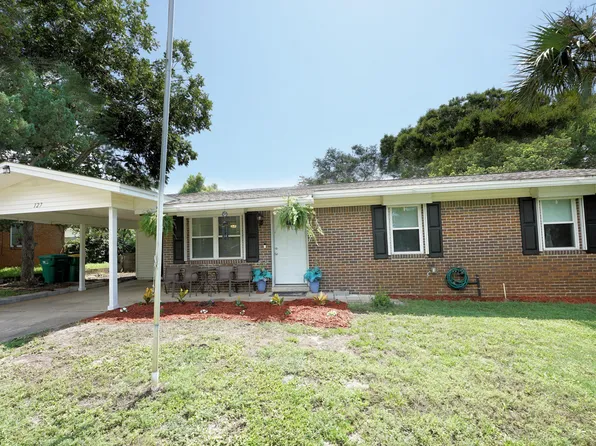 127 Pryor Dr, Mary Esther, FL 32569