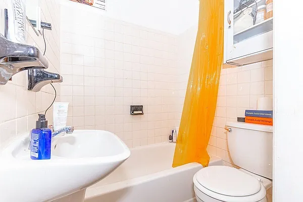 Rented by L.Nelson & Associates | media 6