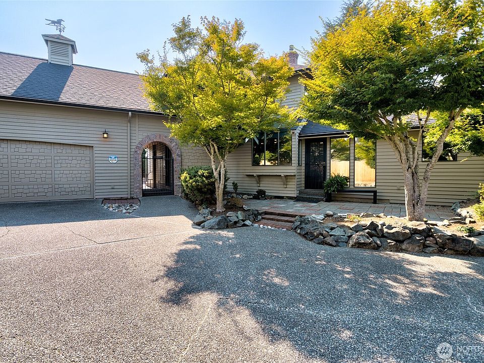 1st image of 627 N Waugh Road