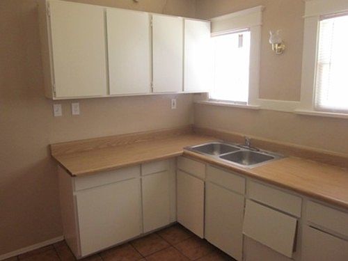 1st image of 1607 E Broadway