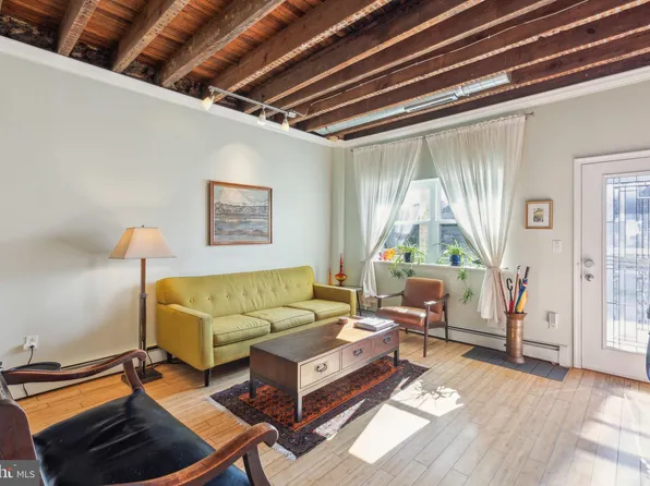 3797 Cresson St, Philadelphia, PA 19127