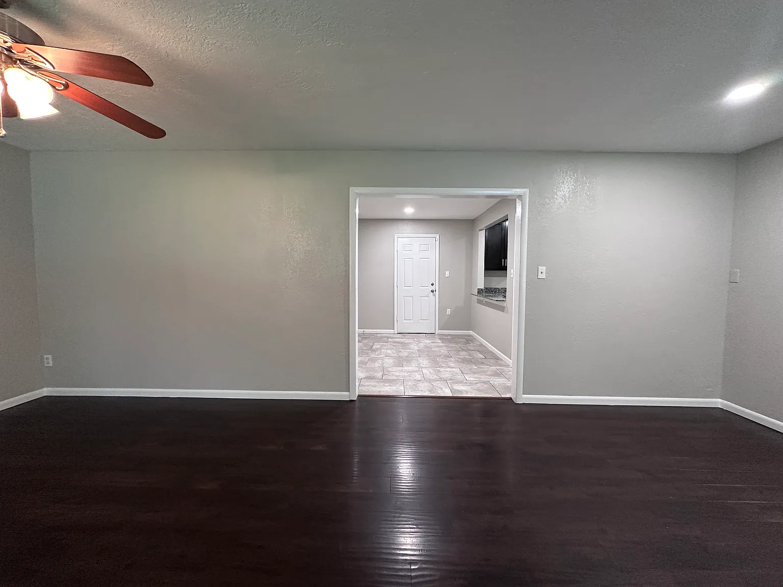 3 bed, 1266 sqft, $1,350 — Photo 3