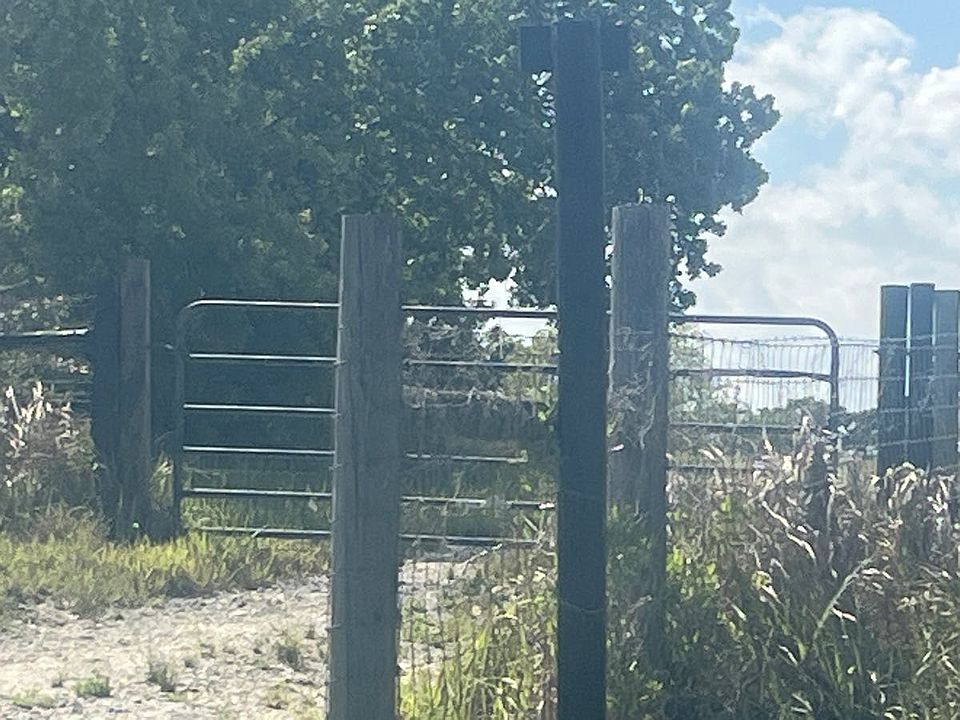 1st image of 2751 Snyder Rd