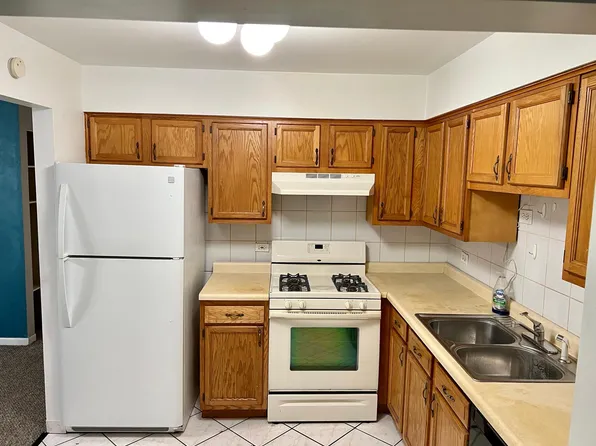 15824 Orlan Brook Dr APT 2E, Orland Park, IL 60462