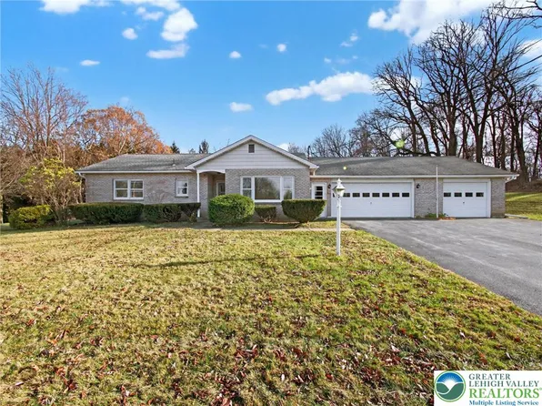 5202 Mill Rd, Emmaus, PA 18049