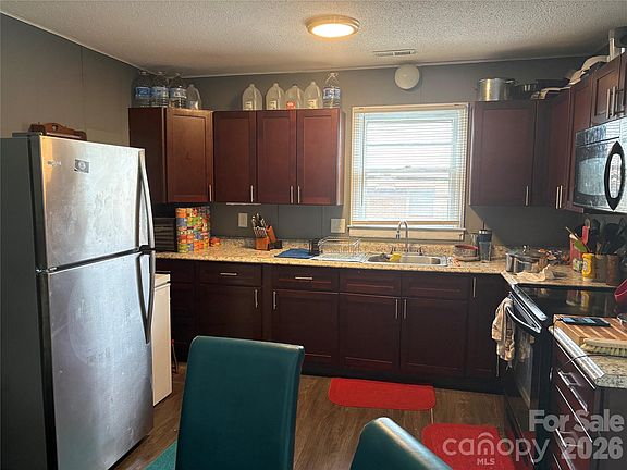 3rd image of 111 Magnolia Ln