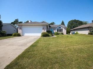 2932 Burge Dr, Crown Point, IN 46307