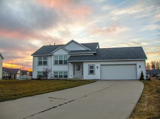 11894 Barkton Dr, Holland, MI 49424