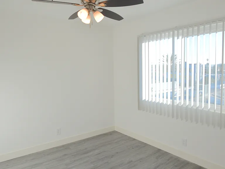 11968 York Ave #8 — Photo 20