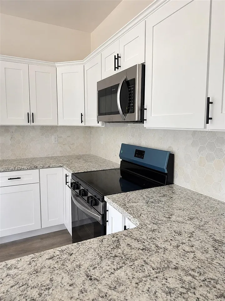 4 bed, 1506 sqft, $2,200 — Photo 4