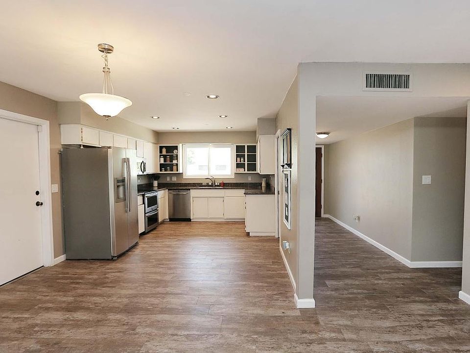 1st image of 1325 E Ellis Cir