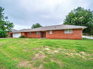 200 N Dewey Ave, Chandler, OK 74834