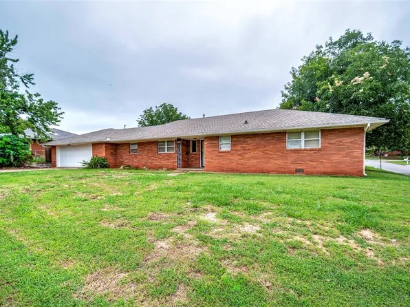 200 N Dewey Ave, Chandler, OK 74834