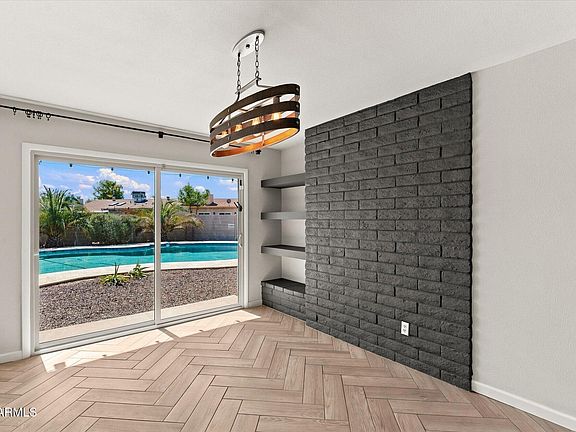 3rd image of 3127 W YUCCA Street