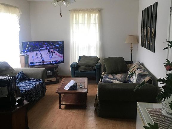 2nd image of 430 Royal Oak Dr