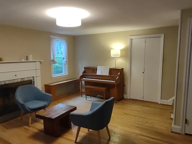 222 Woodland Dr — Photo 2