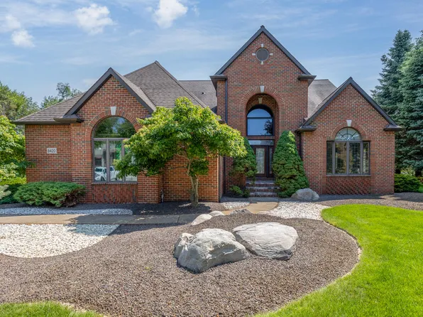 8420 Peninsula Dr E, Stanwood, MI 49346