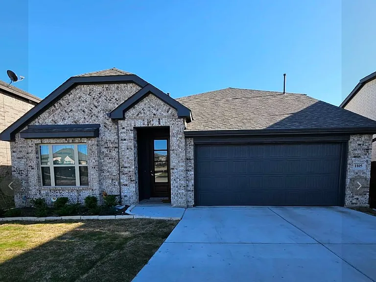 1105 Goldenrod Dr — Photo 1